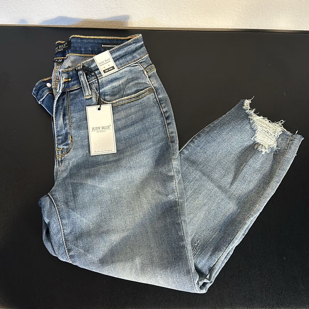 Judy Blue | Boyfriend Destroyed Ankle Capri